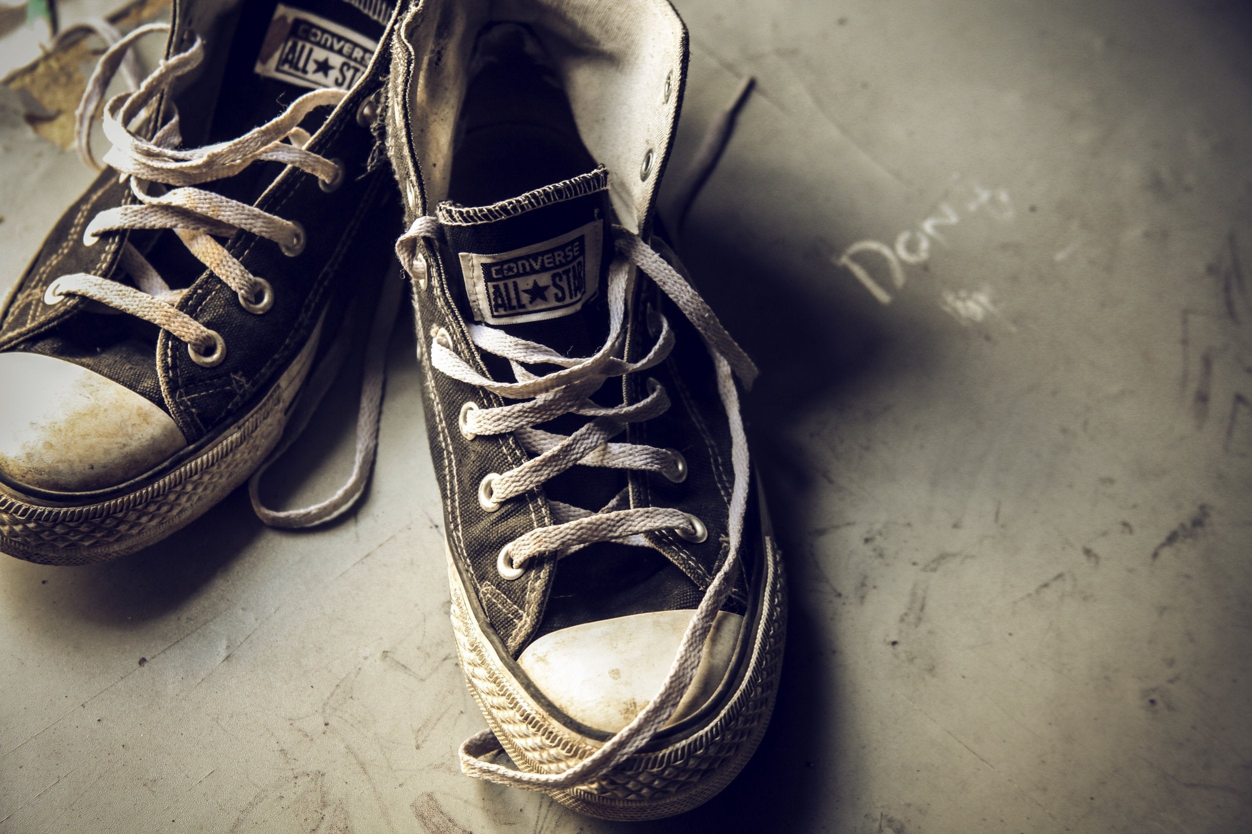 SMELLY FEET, HOW TO TREAT THEM?-SUPRGOODS